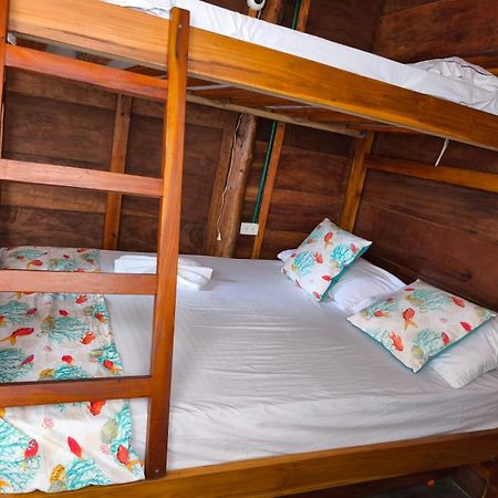 Hostal Velero Relax Guachaca ภายนอก รูปภาพ