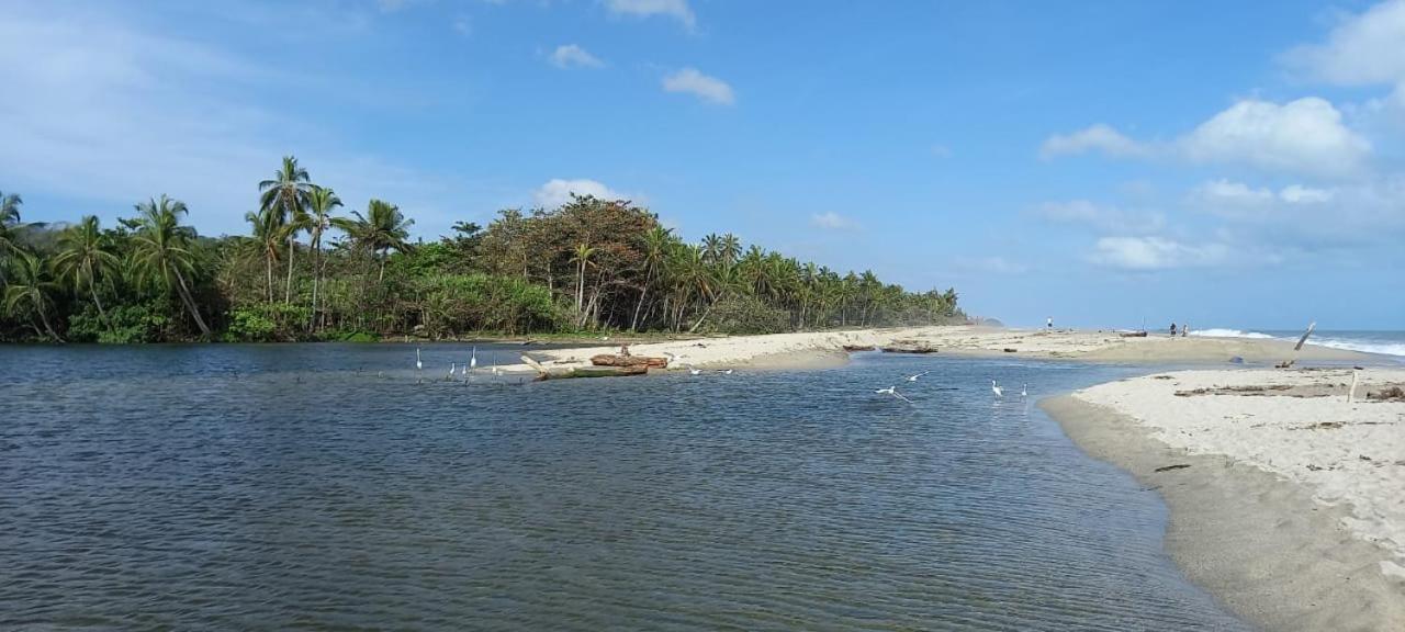 Hostal Velero Relax Guachaca ภายนอก รูปภาพ