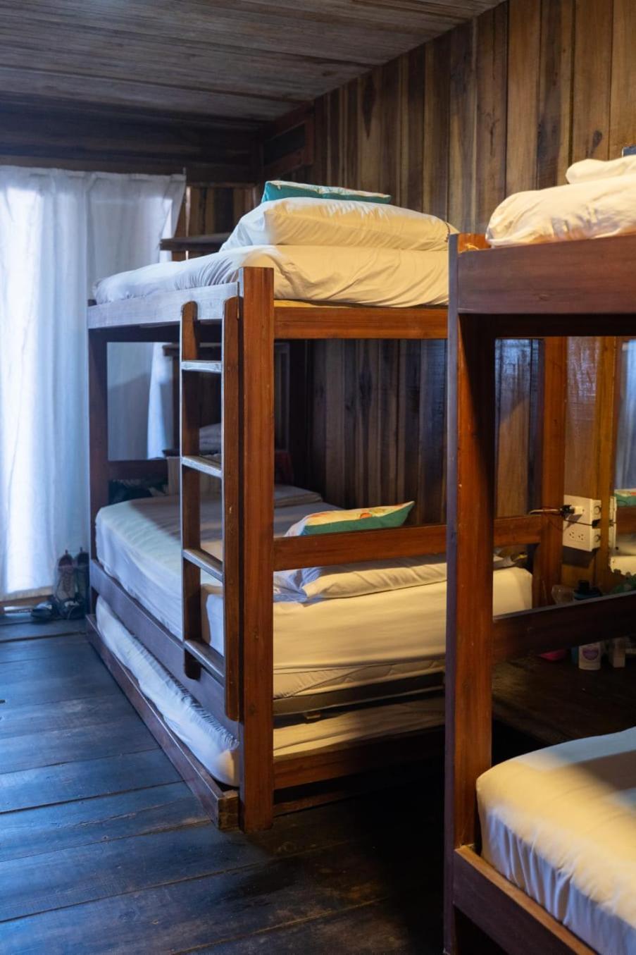 Hostal Velero Relax Guachaca ภายนอก รูปภาพ